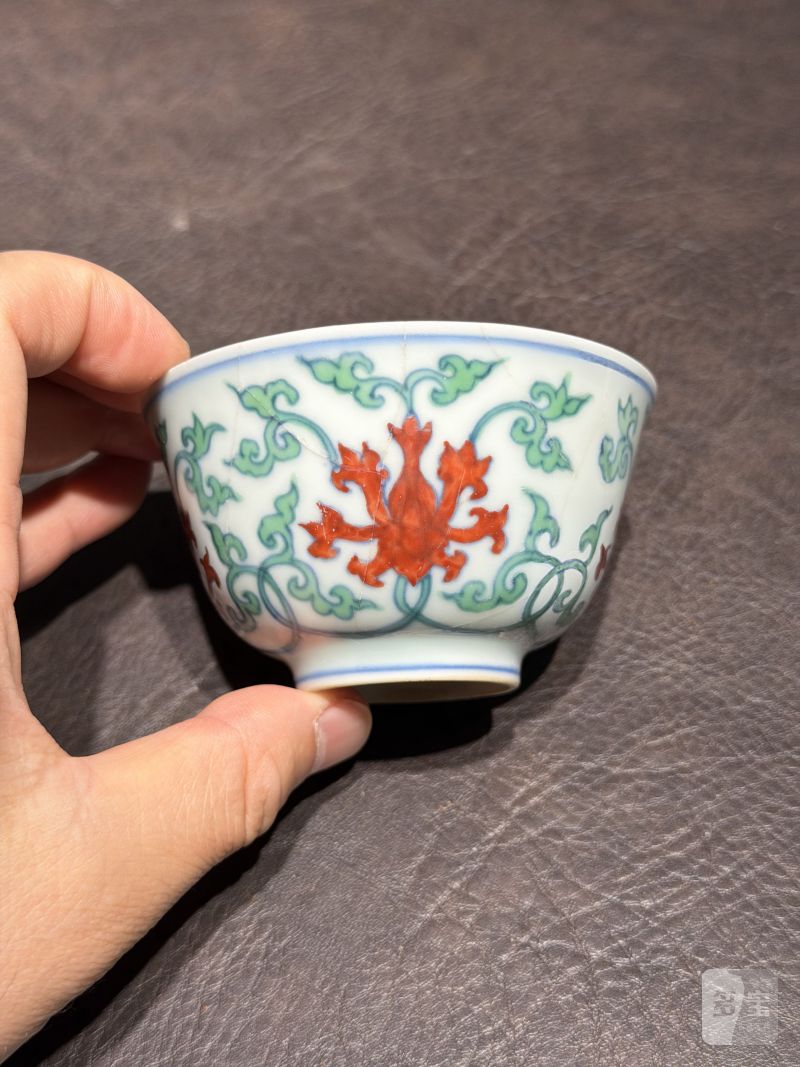 明成化 斗彩缠枝宝相花纹茶圆 - 图7